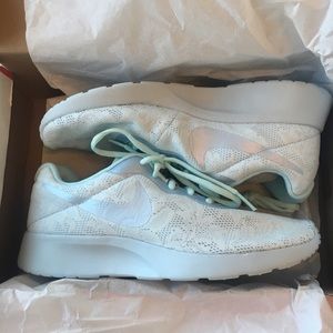 NEW IN BOX Nike Tanjun ENG Mint Blue Lace Sneakers